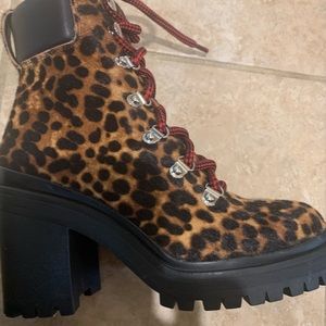 Rebecca Minkoff ankle boots 7.5 size w/colored cow hair